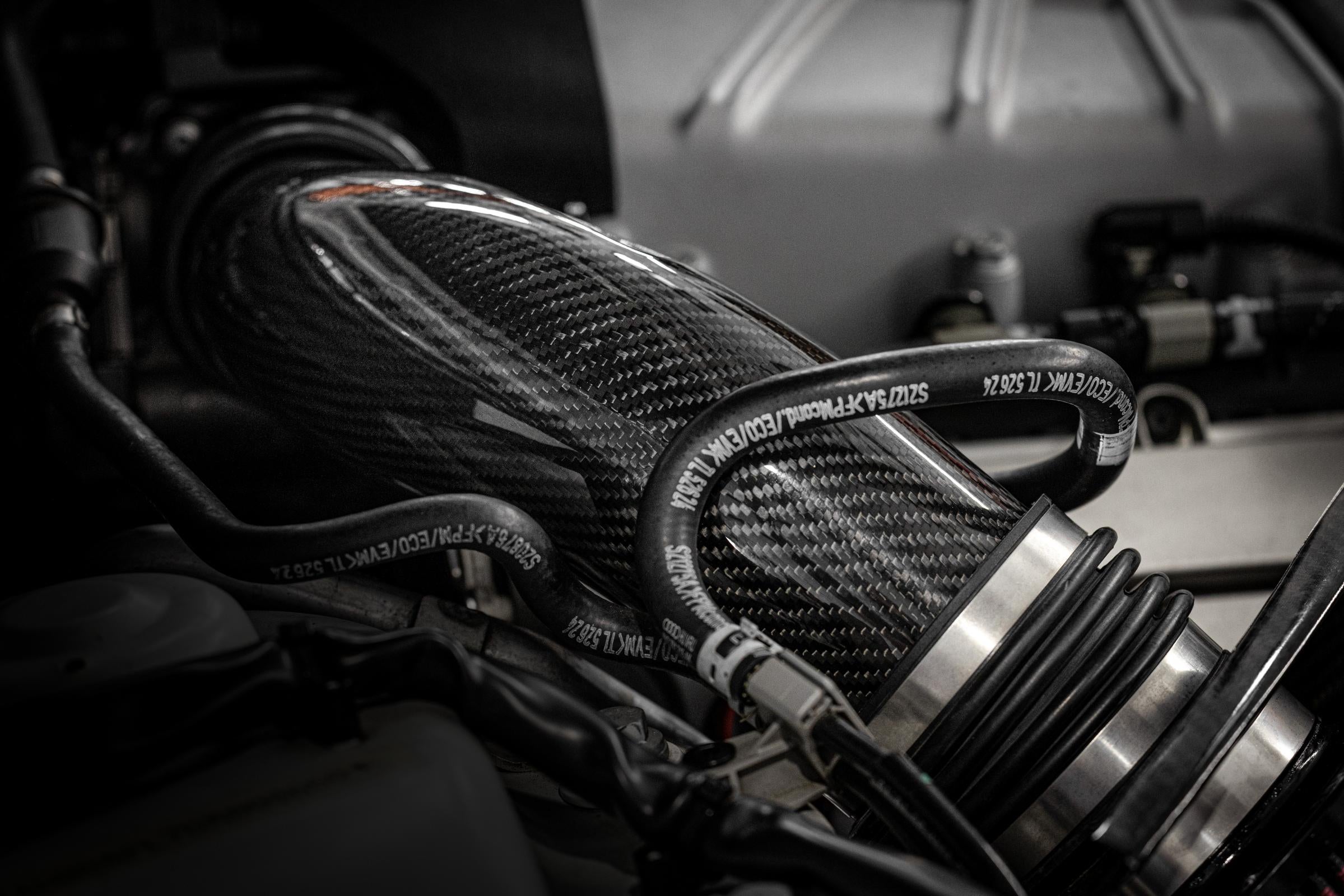 Carbon Fiber Intake B8 3.0T Throttle Inlet Pipe Fits Audi Q5 13-17, S4 10-16, S5 10-17, SQ5 14-17 APR