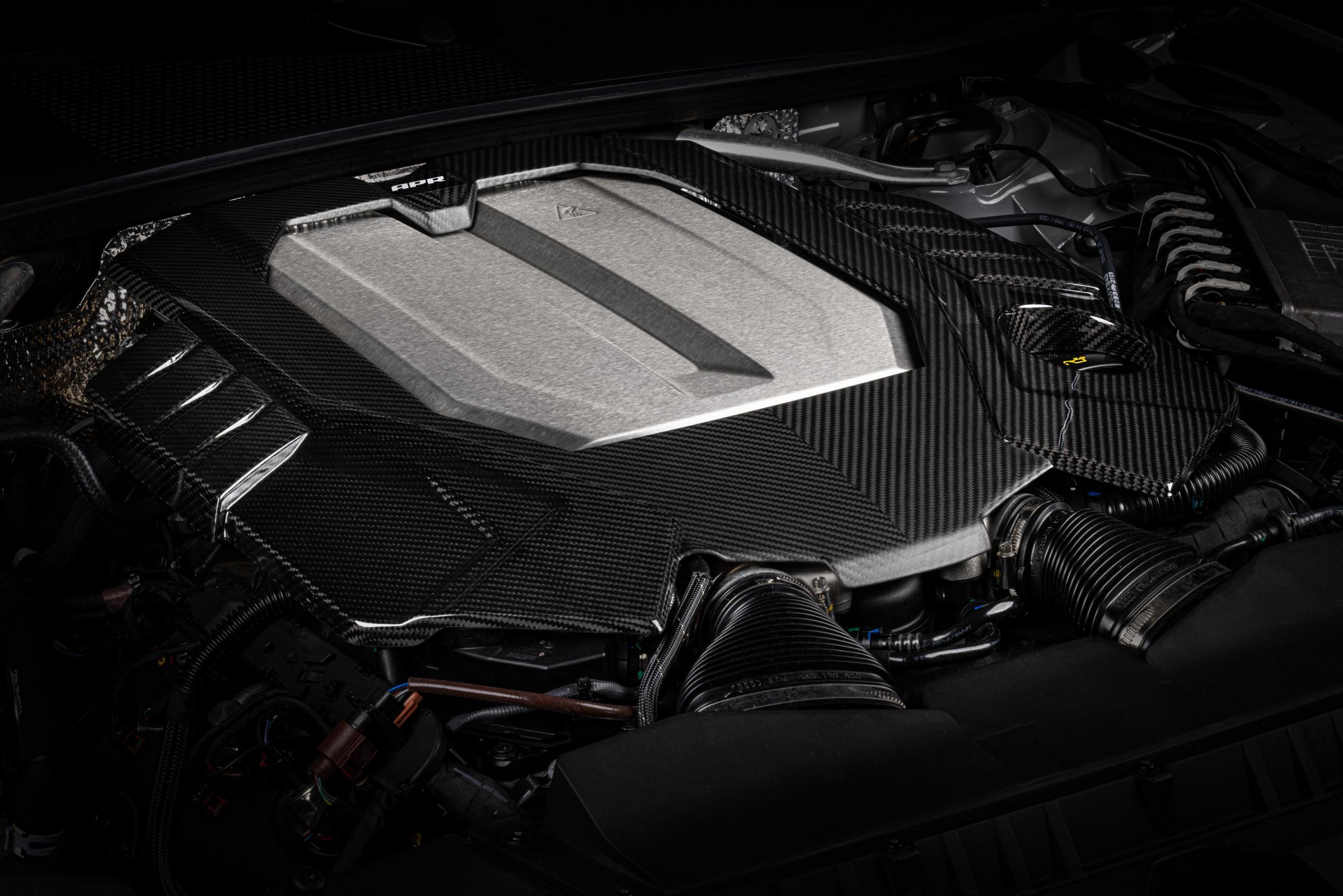 Engine Cover C8 4.0T EA825 Carbon Fiber Fits 2021-2024 Audi RS6 Avant/RS7 Sportback APR