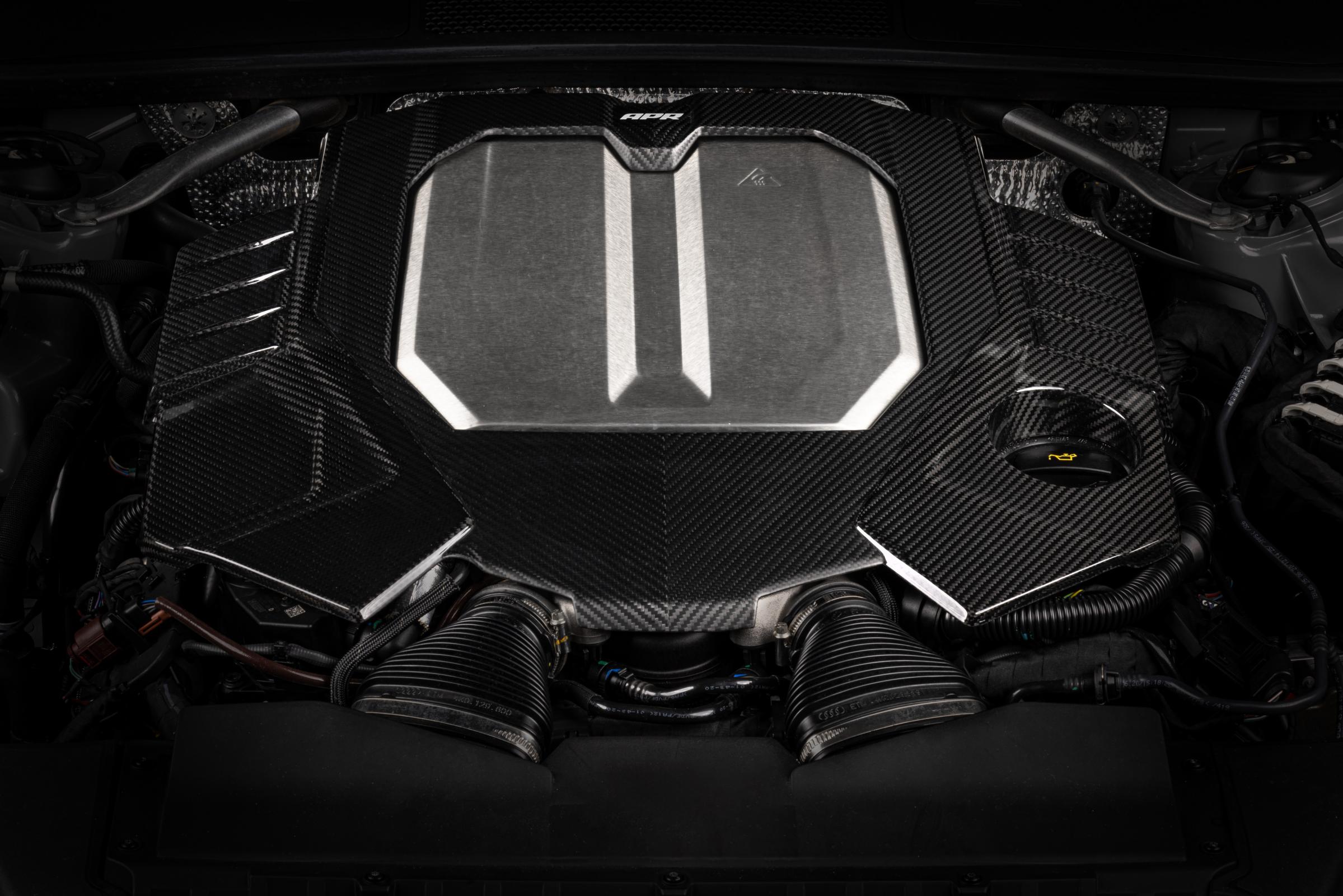 Engine Cover C8 4.0T EA825 Carbon Fiber Fits 2021-2024 Audi RS6 Avant/RS7 Sportback APR
