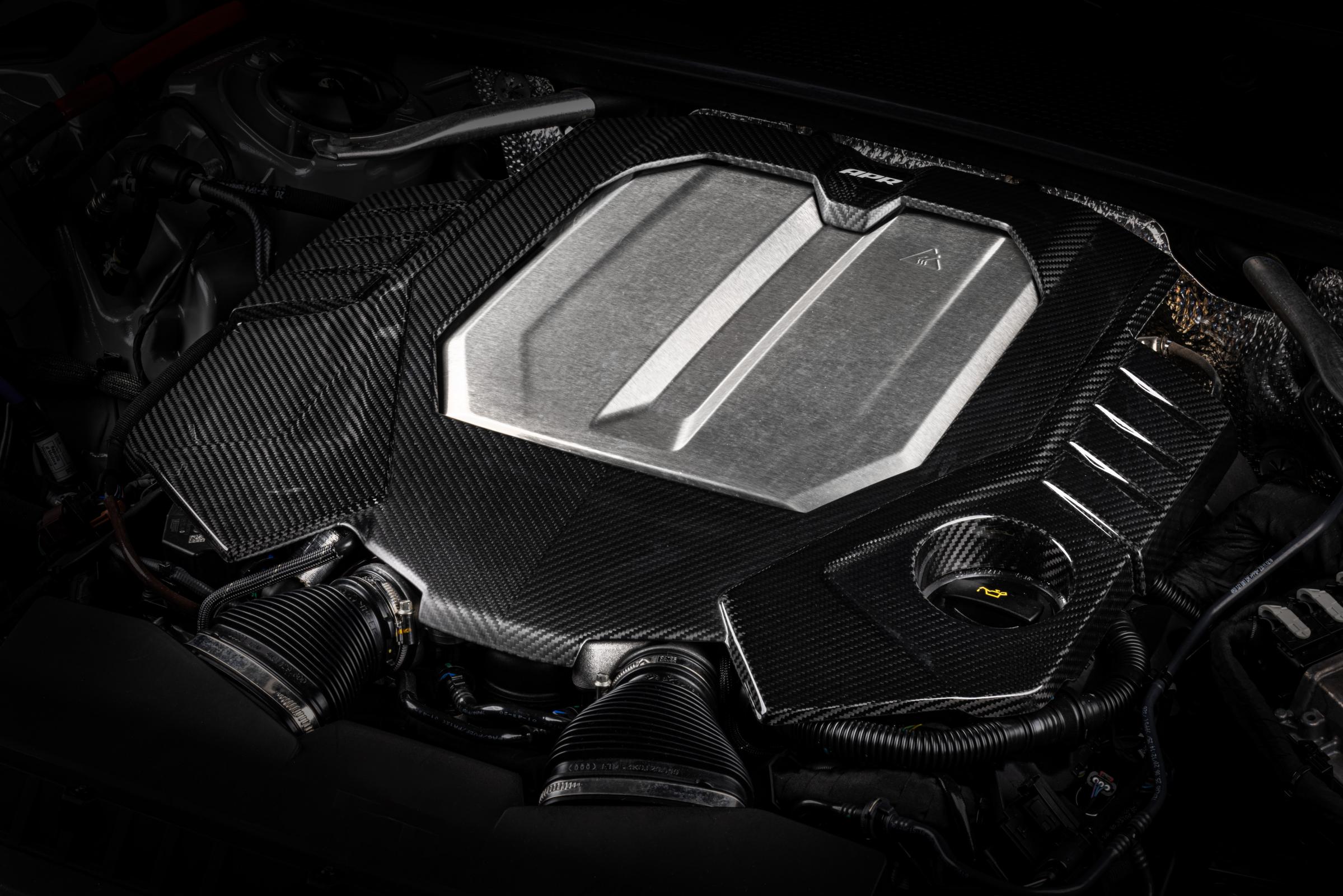 Engine Cover C8 4.0T EA825 Carbon Fiber Fits 2021-2024 Audi RS6 Avant/RS7 Sportback APR